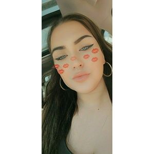 Meet your Posher, Em